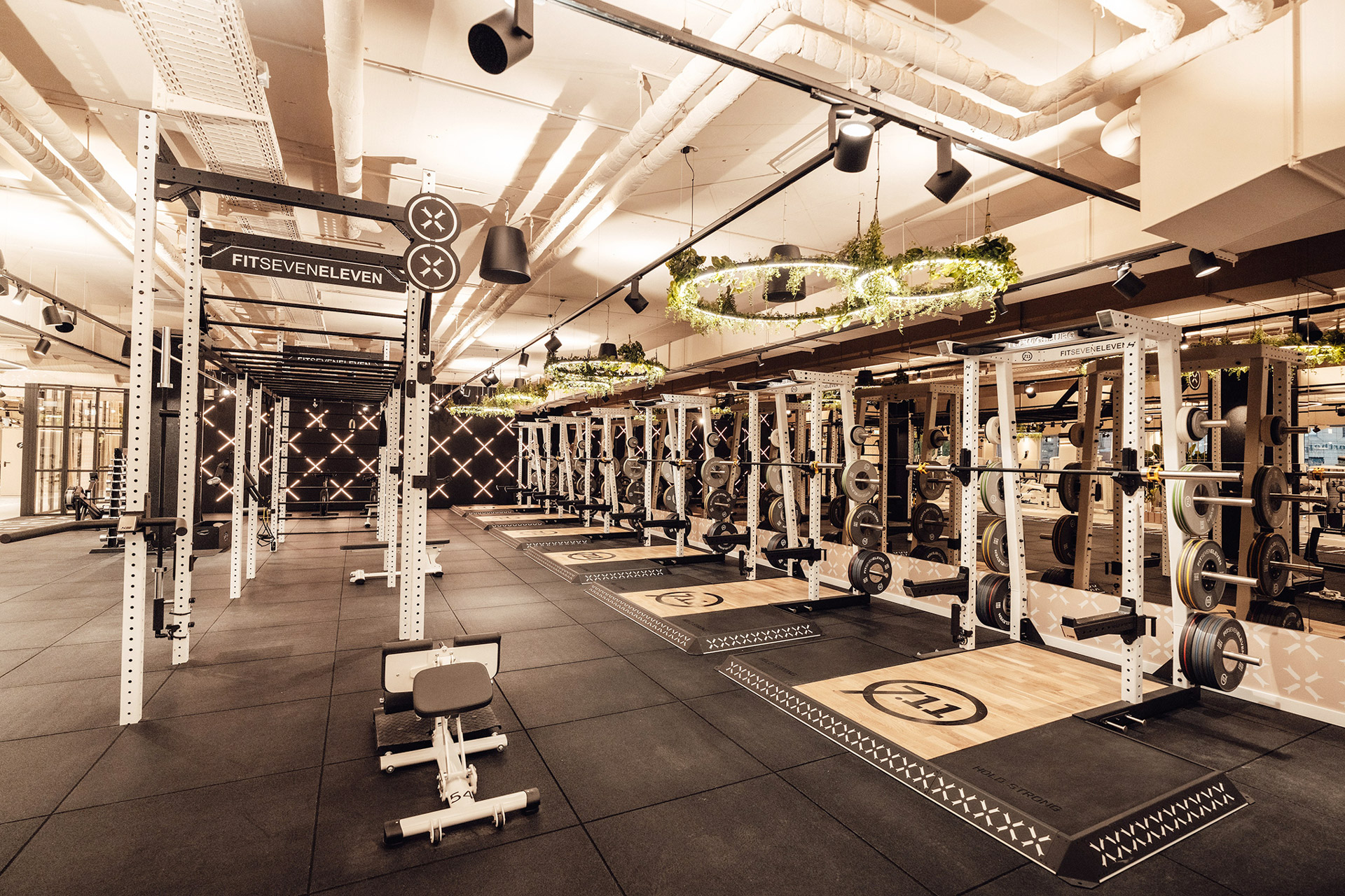 leere, neugestaltete Fitnessräume von FITSEVENELEVEN in Ludwigsburg