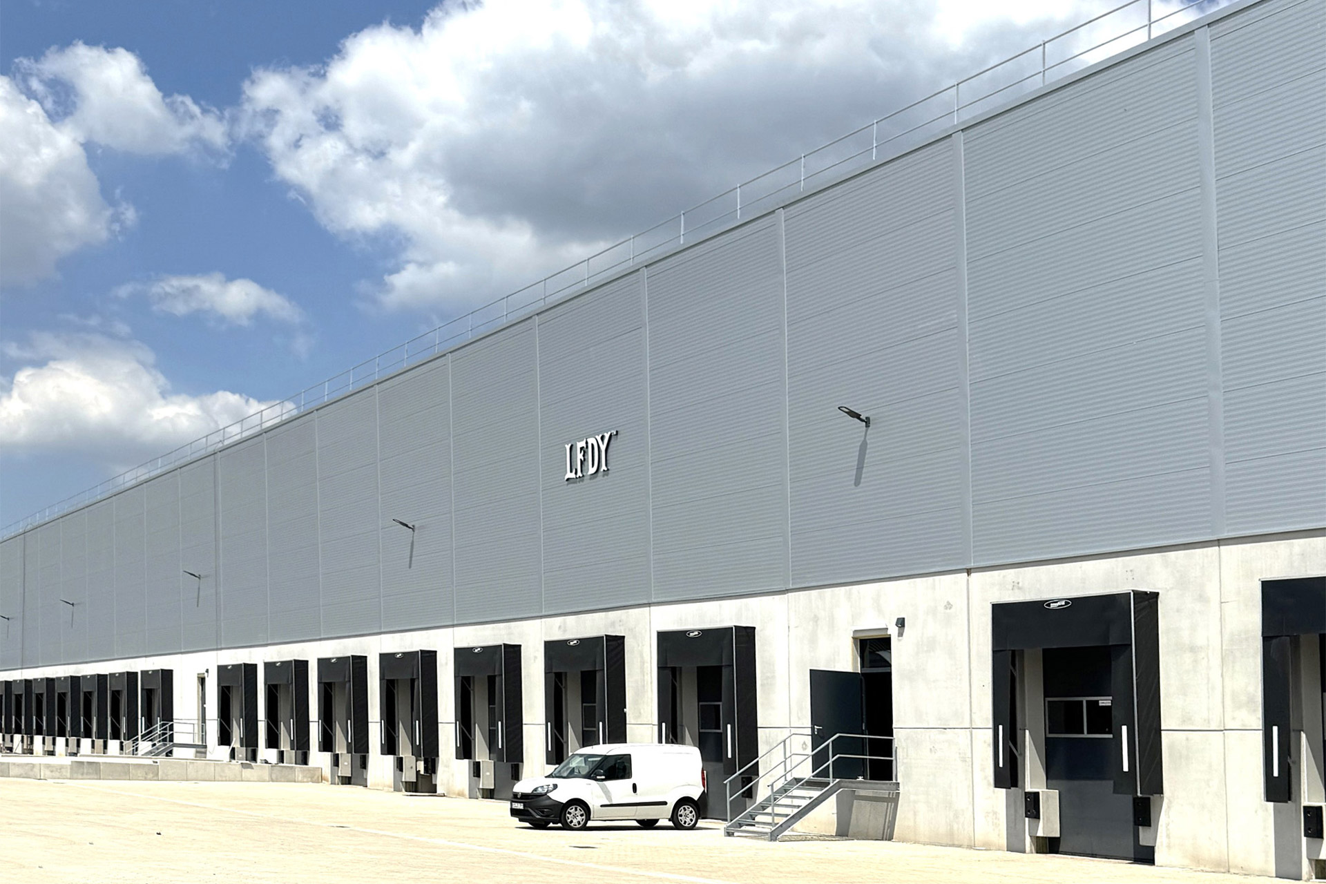 DIBAG LFDY Düsseldorf Fertigstellung Lager